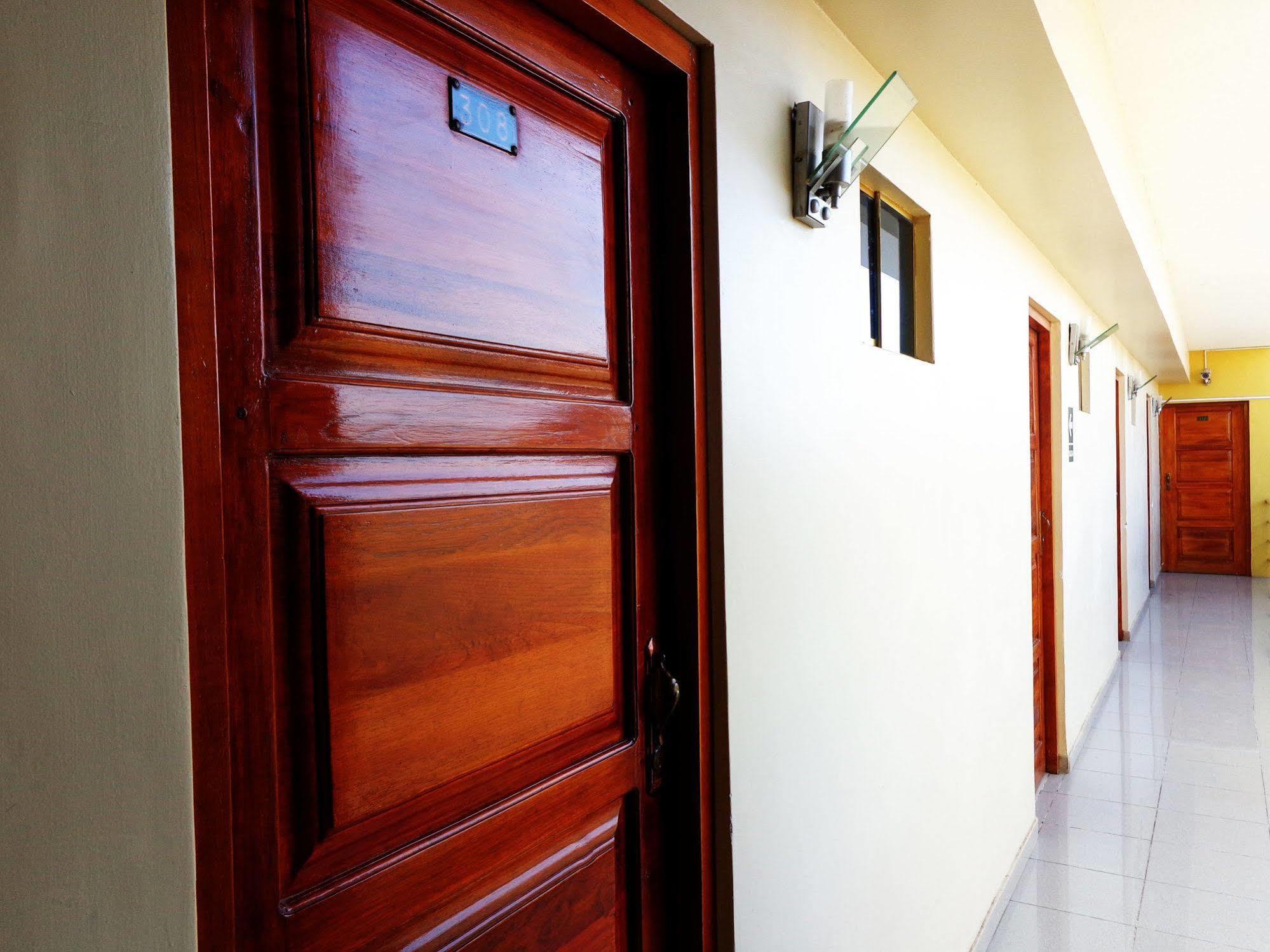 Hotel Colon Plaza إِكا المظهر الخارجي الصورة