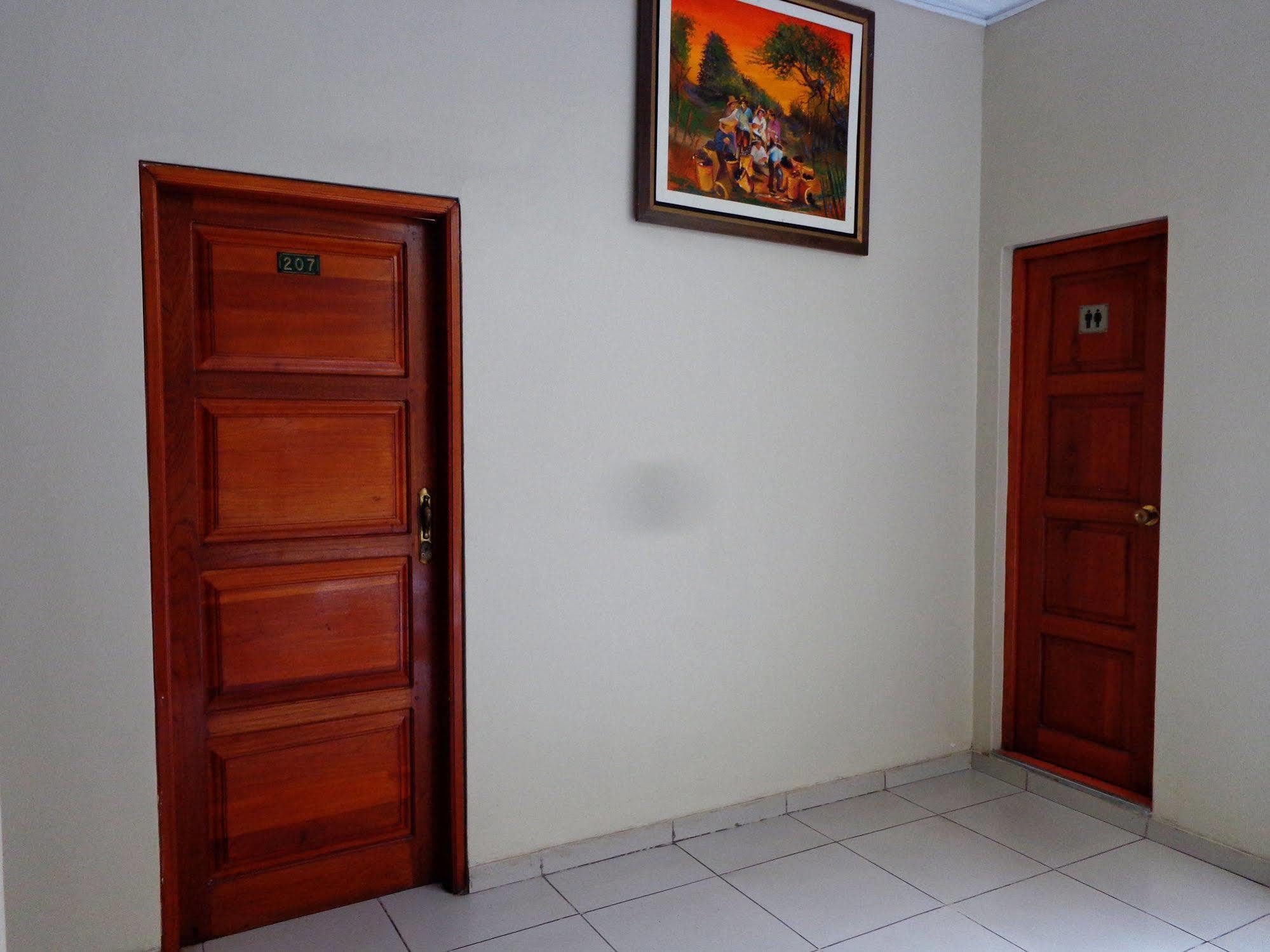 Hotel Colon Plaza إِكا المظهر الخارجي الصورة
