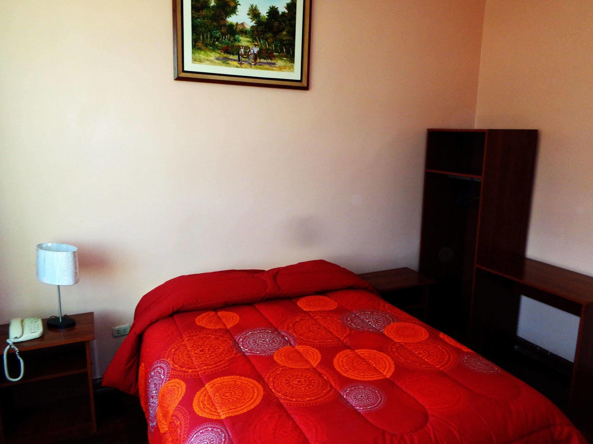 Hotel Colon Plaza إِكا المظهر الخارجي الصورة